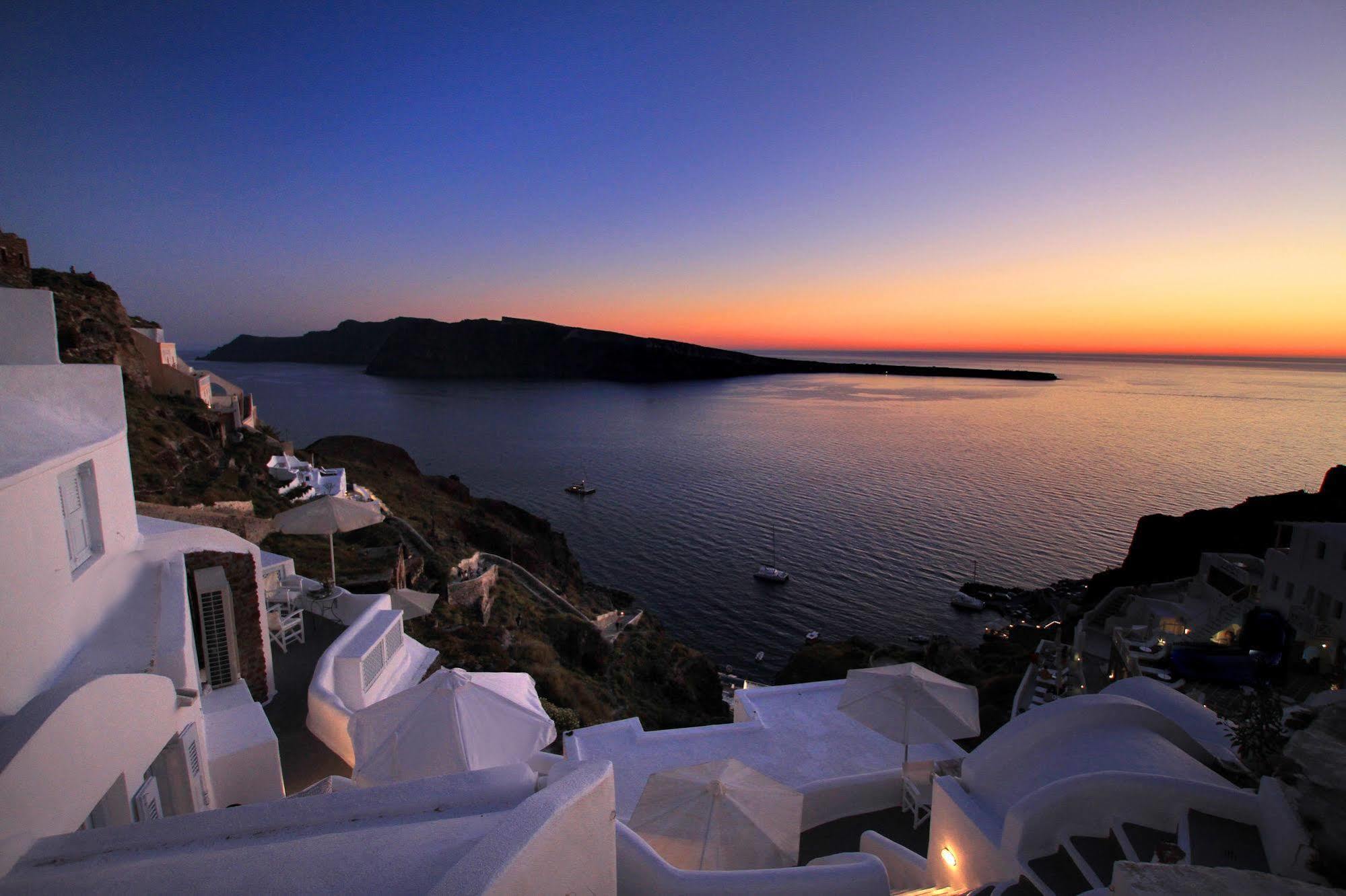 Finesse Suites Oia  Exterior photo