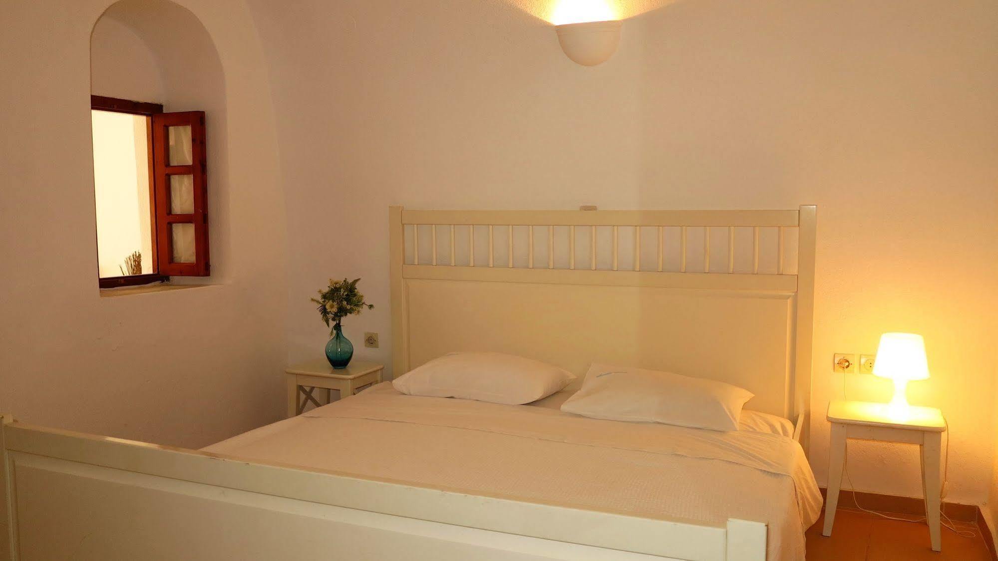 Finesse Suites Oia  Exterior photo
