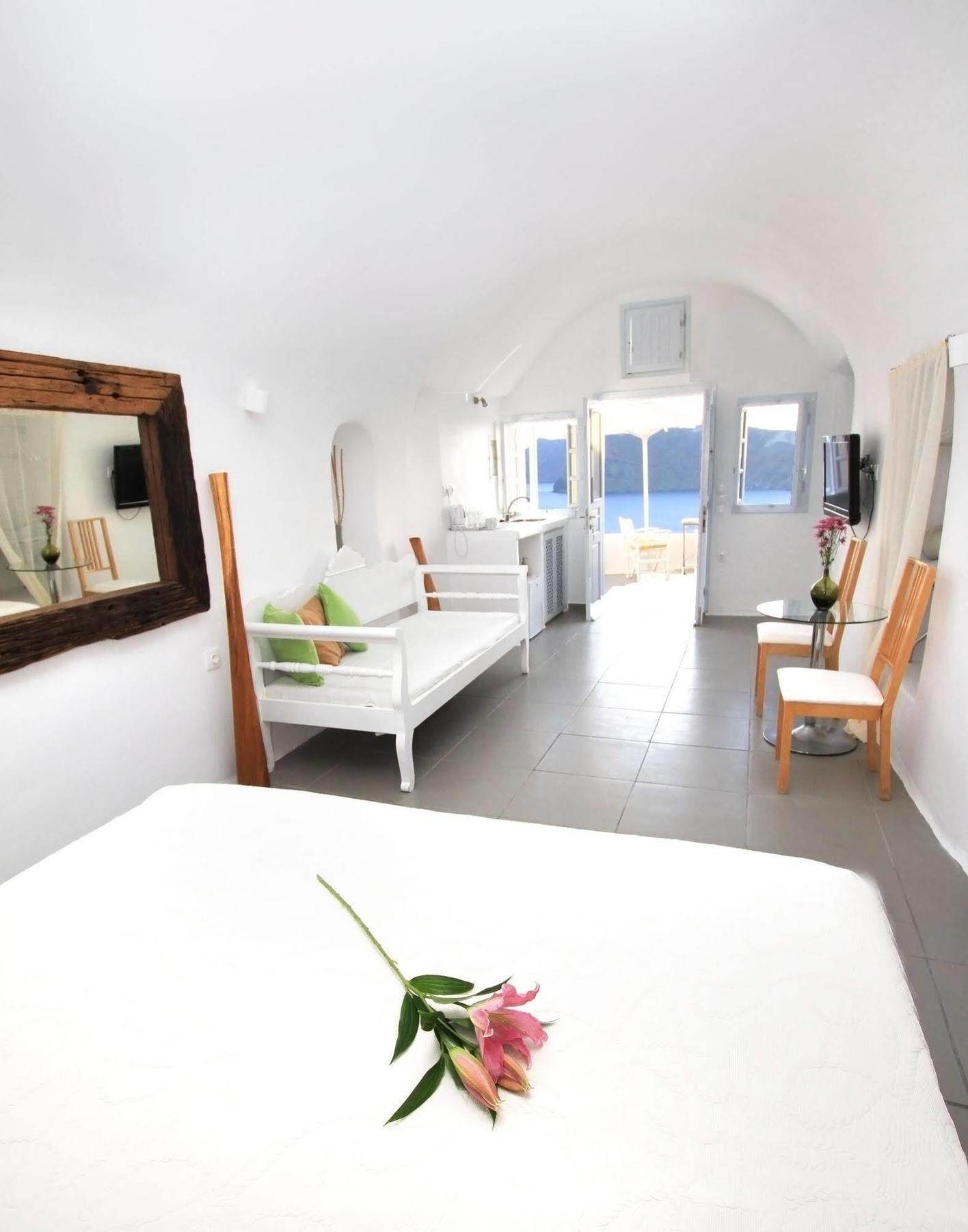 Finesse Suites Oia  Exterior photo