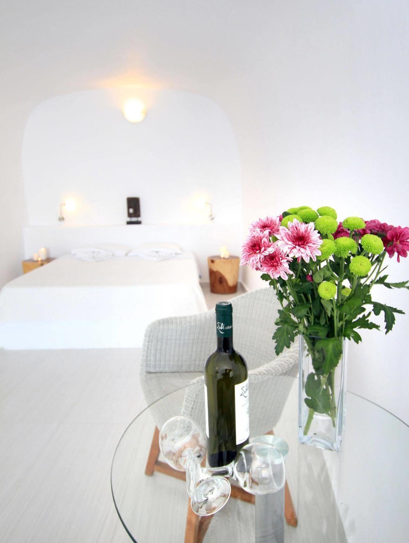 Finesse Suites Oia  Exterior photo