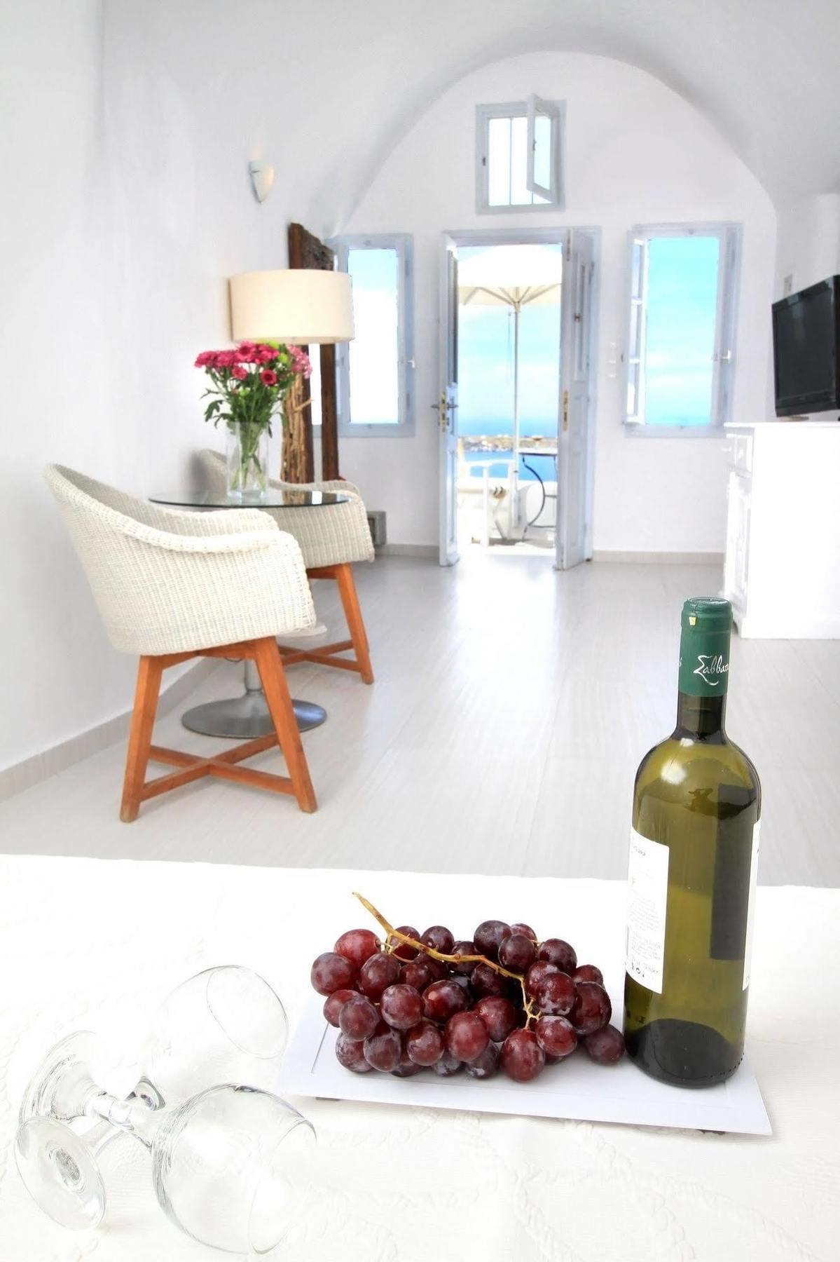 Finesse Suites Oia  Exterior photo